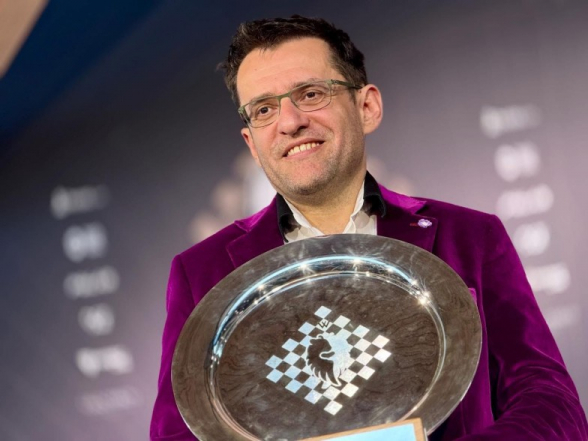 Левон Аронян обыграл Магнуса Карлсена и стал победителем турнира по быстрым шахматам Фишера