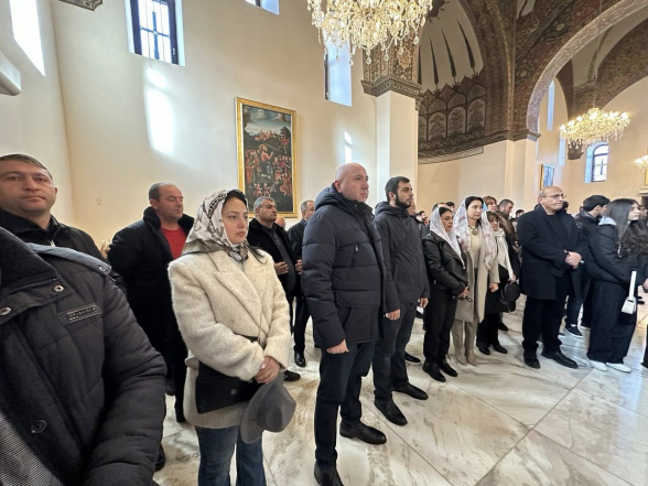 «Мать Армения» приняла участие в литургии в Первопрестольном (видео)