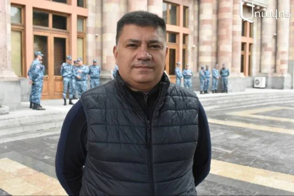 Ձերբակալվել են «Հայրենիք» կուսակցության քարտուղար Խաչիկ Գալստյանը և Վաղարշապատում «Հայրենիք» կուսակցության պատասխանատու Արամ Քոչարյանը