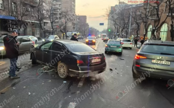 Բաղրամյան պողոտայում բախվել է 4 մեքենա