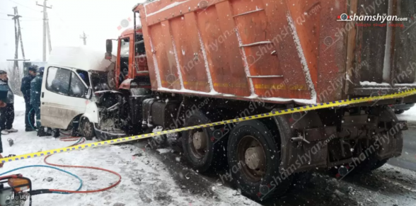 Աբովյան-Ջրվեժ ճանապարհին բախվել են «Ford Transit»-ն ու «Kamaz»-ը. կա 1 զnh
