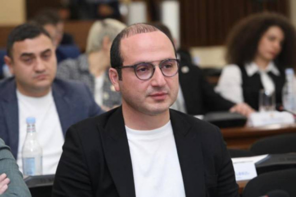 Երևանի թանկարժեք ասֆալտապատված փողոցները վերածվել են «խրամատների»