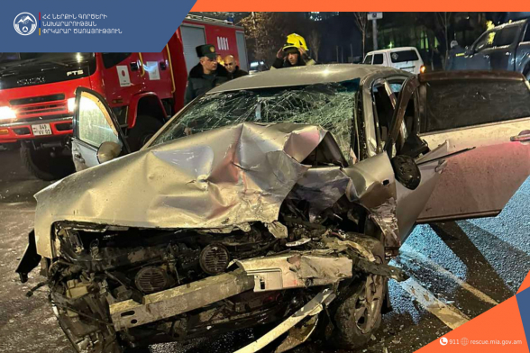 Երևանի Խանջյան փողոցում բախվել է 4 ավտոմեքենա․ կա 2 տուժած