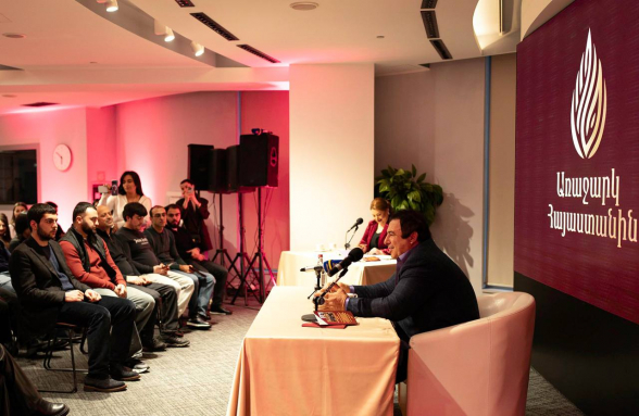 «Առաջարկ Հայաստանին» ծրագրի շրջանակներում երիտասարդների հետ հանդիպմանը քննարկվեցին երկրի տարբեր ոլորտներին վերաբերող հարցեր (տեսանյութ)