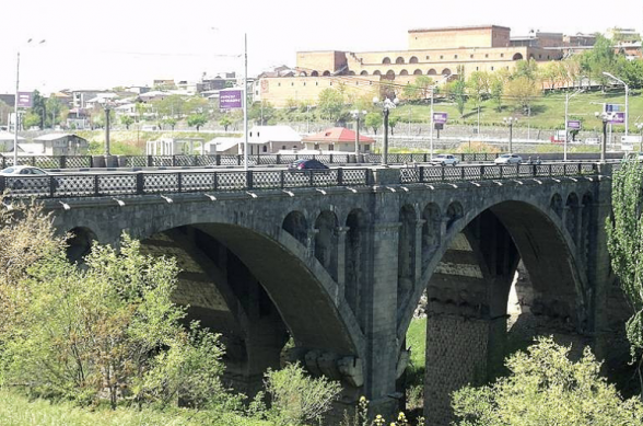 Քաղաքացին փորձել է նետվել Հաղթանակի կամրջից