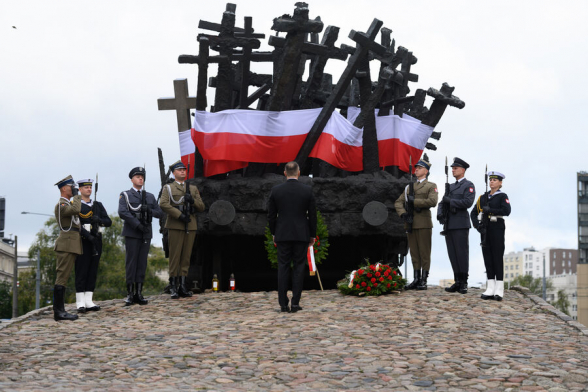 Польша готовит иск к России о репарациях за «советское господство» – FT