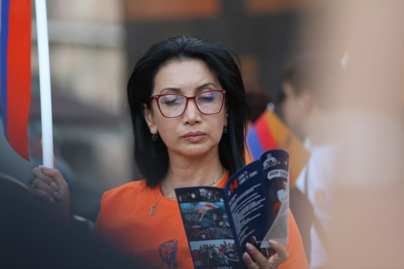 Անծանոթ մարդկանց են գրանցել Սոնա Աղեկյանի տան հասցեում