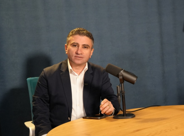 Նիկոլը մնաց իր «պրիոմի» տակ (տեսանյութ)