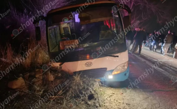 Մխչյանում Երևան-Դվին թիվ 47 երթուղին սպասարկող «FAW» մակնիշի ավտոբուսը կողաշրջված հայտնվել է ջրատարում․ կա 4 վիրшվոր