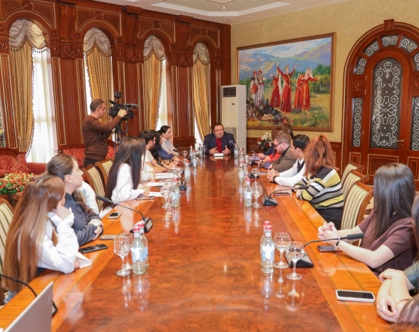 Հանդիպում «Առաջարկ Հայաստանին» ծրագրի երիտասարդական պլատֆորմի ներկայացուցիչների և անվանի մարզիկների հետ (տեսանյութ)