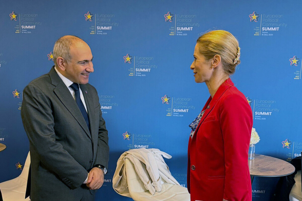 Սա արդեն կլինիկական դեպք է․ պայքարում են իրենց հորինած հիբրիդային պատերազմի դեմ