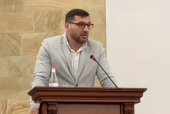 Վաղարշապատի ղեկավար նշանակված Մեխակյանի գիշերային հերթապահության հետևանքները