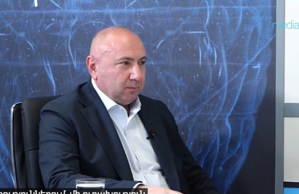 Մակրոնին սկի իր կինը չի ընդունում, ուր մնաց՝ ֆրանսիացին, հերիք չէ՝ մի հատ էլ հայը. Անդրանիկ Թևանյան (տեսանյութ)